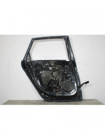 Puerta trasera izquierda AUDI A4 B8 Avant 2.0 TDI 2010