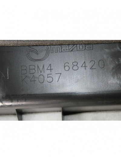 Recambio de guarnecido puerta delantera derecha para mazda 3 lim. (bl) sportive referencia OEM IAM BES36842002
