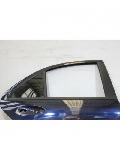 Puerta trasera derecha MERCEDES-BENZ CLASE C C 220 CDI 2001