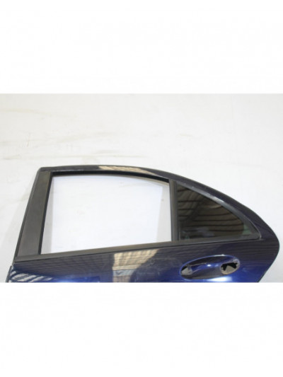 Puerta trasera izquierda MERCEDES-BENZ CLASE C C 220 CDI 2001