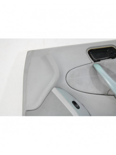 Guarnecido puerta delantera derecha MERCEDES-BENZ CLASE C C 220 CDI 2001