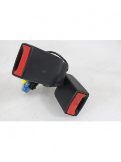 Recambio de anclaje cinturon trasero derecho para mercedes-benz cla coupé (c117) cla 180 (117.342) referencia OEM IAM A176860046