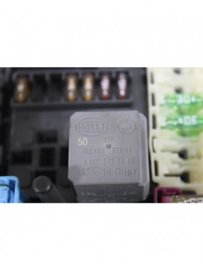 Recambio de caja reles / fusibles para mercedes-benz cla coupé (c117) cla 180 (117.342) referencia OEM IAM A2465400340