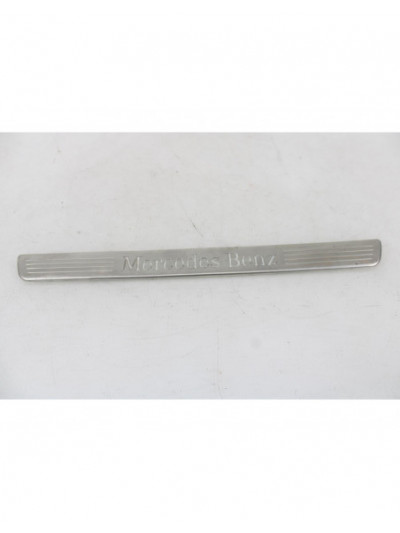 Recambio de moldura para mercedes-benz cla coupé (c117) cla 180 (117.342) referencia OEM IAM A2466805300