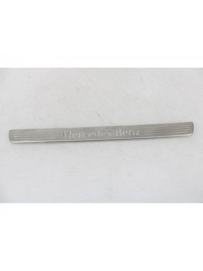 Recambio de moldura para mercedes-benz cla coupé (c117) cla 180 (117.342) referencia OEM IAM A2466805300