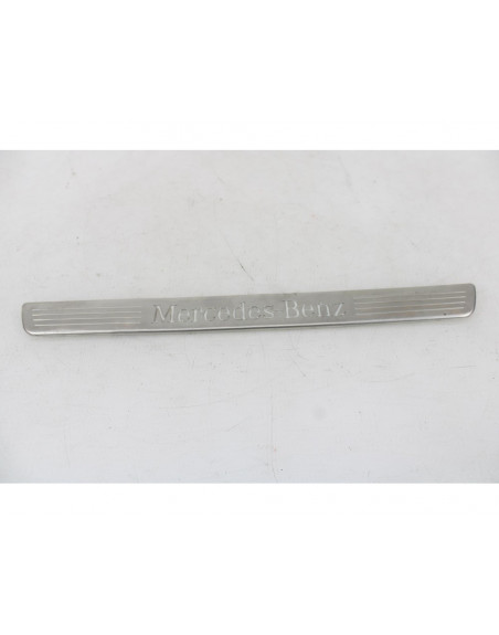 Recambio de moldura para mercedes-benz cla coupé (c117) cla 180 (117.342) referencia OEM IAM A2466805300