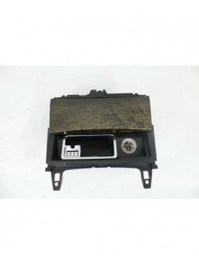 Recambio de cenicero para mercedes-benz clase c (w204) c 220 cdi (204.008) referencia OEM IAM A2046800179