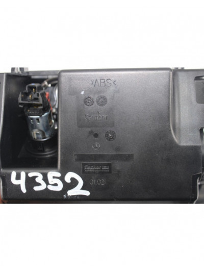 Recambio de cenicero para mercedes-benz clase cls (w219) 320 cdi (219.322) referencia OEM IAM A2116802852