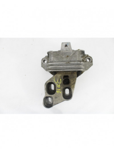 Soporte motor izquierdo MERCEDES-BENZ CLASE CLA CLA 180 122CV 90KW 2015