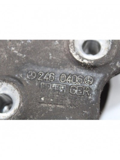 Recambio de mangueta trasera izquierda para mercedes-benz clase cla (w117) cla 180 (117.342) referencia OEM IAM 2460406