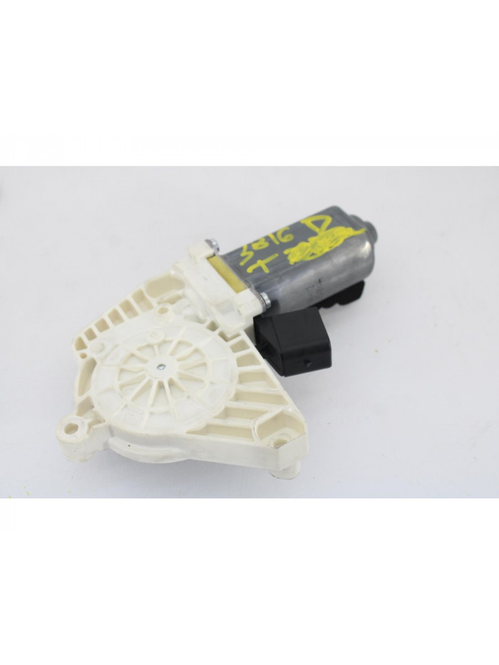 Motor elevalunas trasero derecho MERCEDES-BENZ CLASE CLA CLA 180 2015