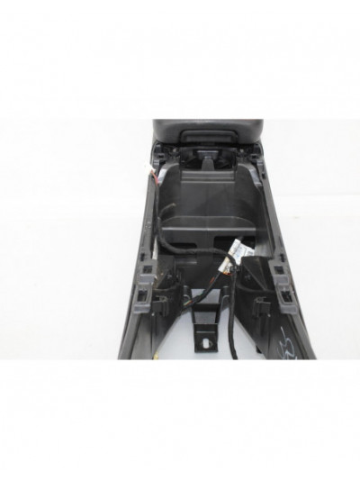 Recambio de apoyabrazos central para mercedes-benz clase cla (w117) cla 180 (117.342) referencia OEM IAM A1766801200