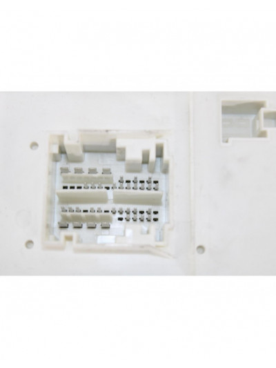 Recambio de caja reles / fusibles para mercedes-benz clase cla (w117) cla 180 (117.342) referencia OEM IAM A1569007402