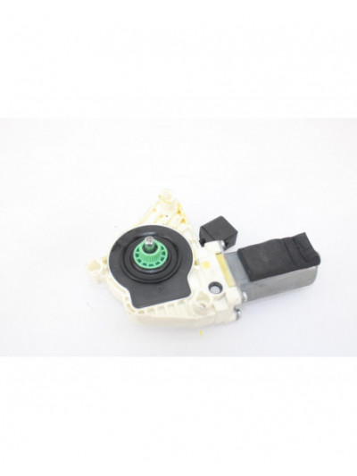 Recambio de motor elevalunas delantero derecho para mercedes-benz clase cla (w117) cla 180 (117.342) referencia OEM IAM A5538211