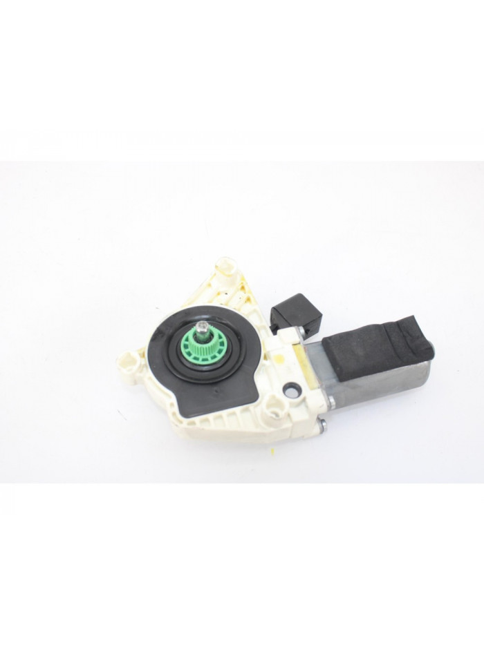 Recambio de motor elevalunas delantero derecho para mercedes-benz clase cla (w117) cla 180 (117.342) referencia OEM IAM A5538211