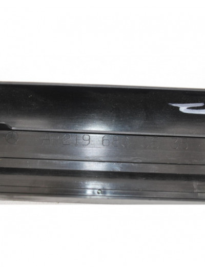 Recambio de moldura para mercedes-benz clase cls (w219) 320 cdi (219.322) referencia OEM IAM A2196800635