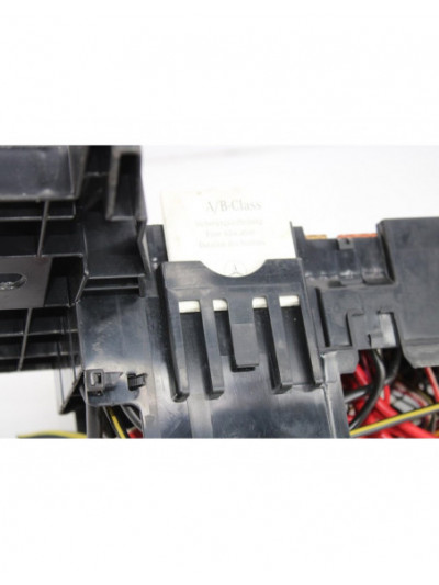 Recambio de caja reles / fusibles para mercedes-benz clase b (w245) 180 cdi (245.207) referencia OEM IAM 40004935445