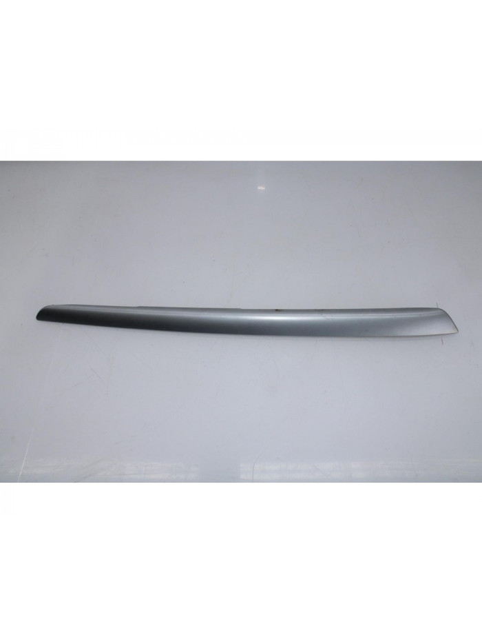 Recambio de moldura puerta para mercedes-benz clase m (w164) 420 / 450 cdi (164.128) referencia OEM IAM A1647300722