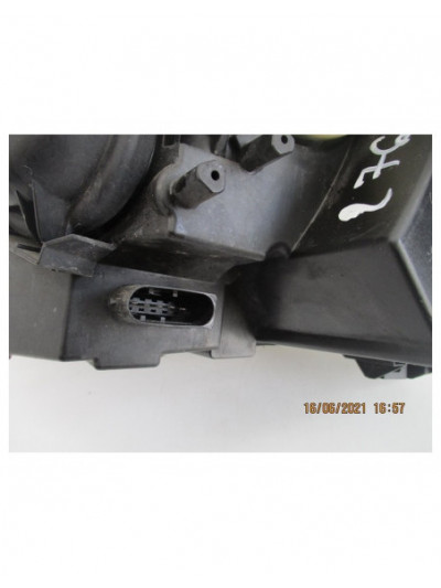 Recambio de faro derecho para mercedes-benz clase b (w245) 180 cdi (245.207) referencia OEM IAM 1698202661