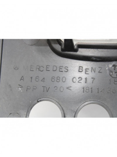 Recambio de guarnecido interior para mercedes-benz clase m (w164) 420 / 450 cdi (164.128) referencia OEM IAM A1646800217