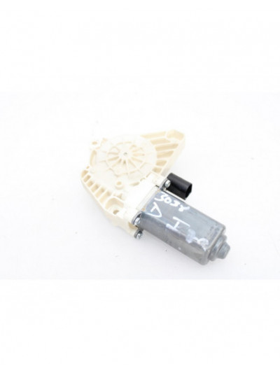 Recambio de motor elevalunas delantero izquierdo para mercedes-benz clase a (w169) a 180 cdi a-edition referencia OEM IAM A16982