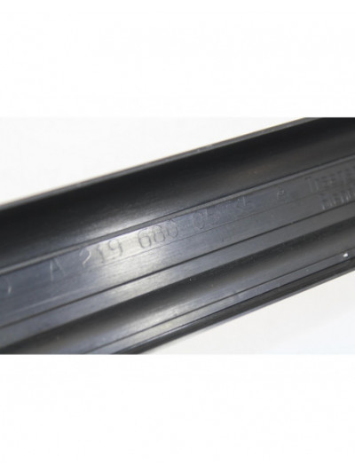 Recambio de moldura puerta para mercedes-benz clase cls (w219) 320 cdi (219.322) referencia OEM IAM A2196800535