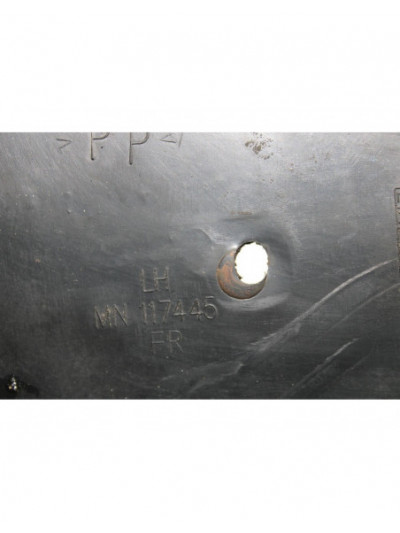 Recambio de guardabarros para mitsubishi l 200 (ka0/kb0) inform klima einzelkabine 4wd referencia OEM IAM MN117445