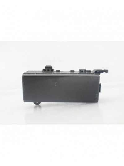 Recambio de caja reles / fusibles para mitsubishi l 200 (ka0/kb0) inform klima einzelkabine 4wd referencia OEM IAM PR06900000
