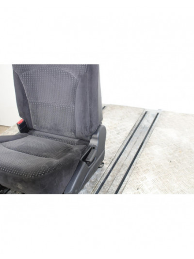 Recambio de asientos trasero izquierdo para mitsubishi grandis (na0w) 2.0 di-d inform referencia OEM IAM 4109TELANEGRA