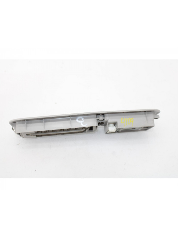 Luz interior MITSUBISHI GRANDIS 2.0 DI-D Inform 2006