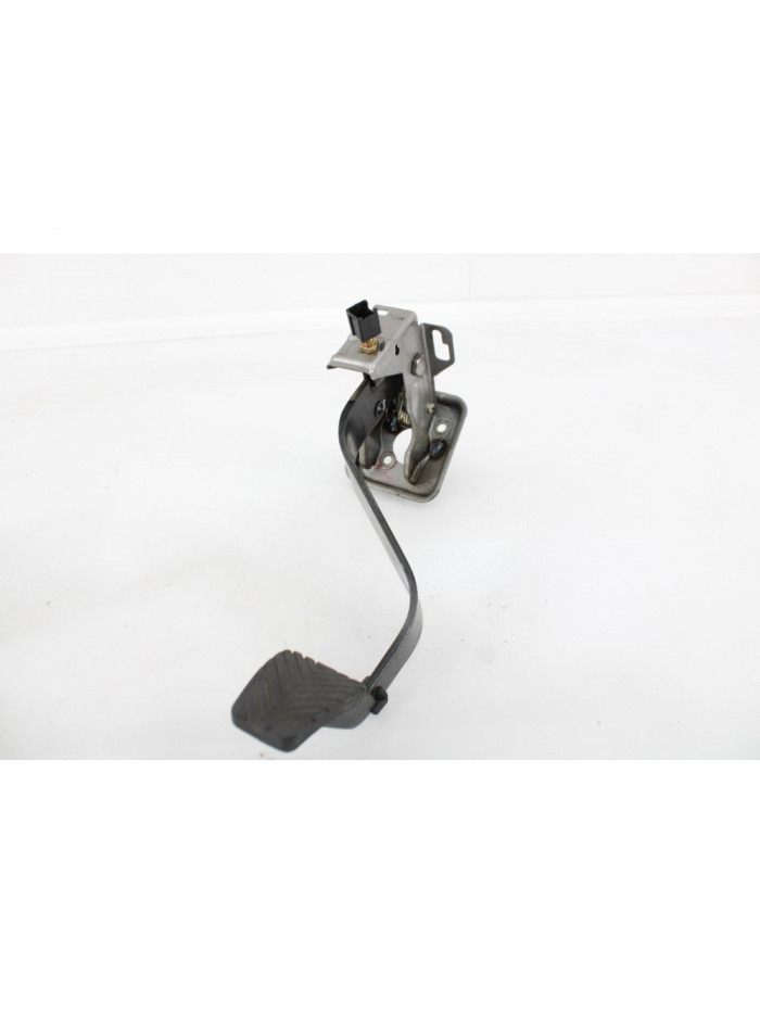 Pedal embrague MITSUBISHI GRANDIS 2.0 DI-D Inform 2006