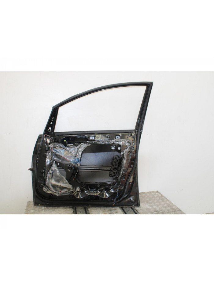 Recambio de puerta delantera derecha para mitsubishi grandis (na0w) 2.0 di-d inform referencia OEM IAM 4109NEGRO
