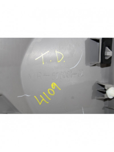 Recambio de guarnecido puerta delantera derecha para mitsubishi grandis (na0w) 2.0 di-d inform referencia OEM IAM MR576081