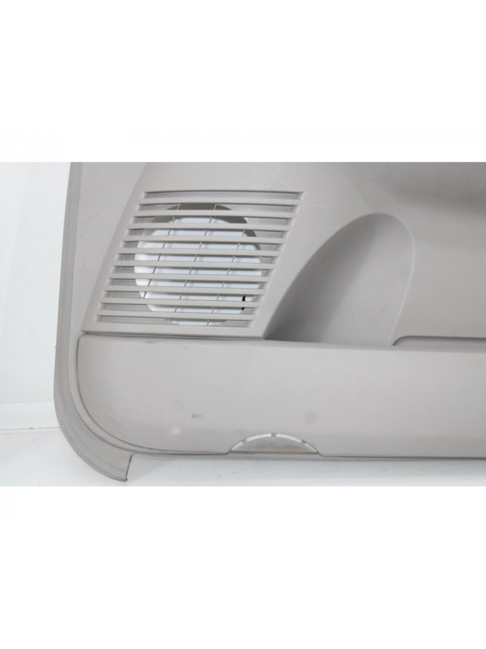 Guarnecido puerta trasera derecha MITSUBISHI GRANDIS 2.0 DI-D Inform 2006