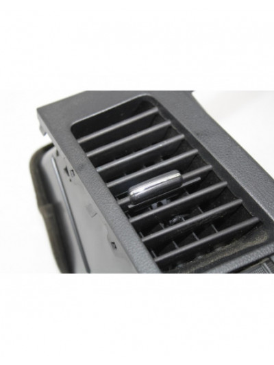 Rejilla aireadora MITSUBISHI GRANDIS 2.0 DI-D Inform 2006