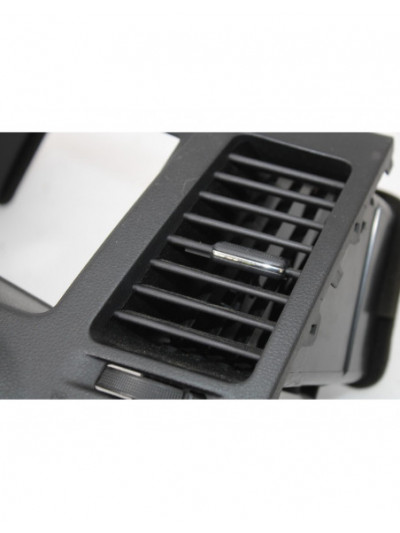 Rejilla aireadora MITSUBISHI GRANDIS 2.0 DI-D Inform 2006