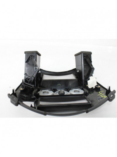 Rejilla aireadora MITSUBISHI GRANDIS 2.0 DI-D Inform 2006