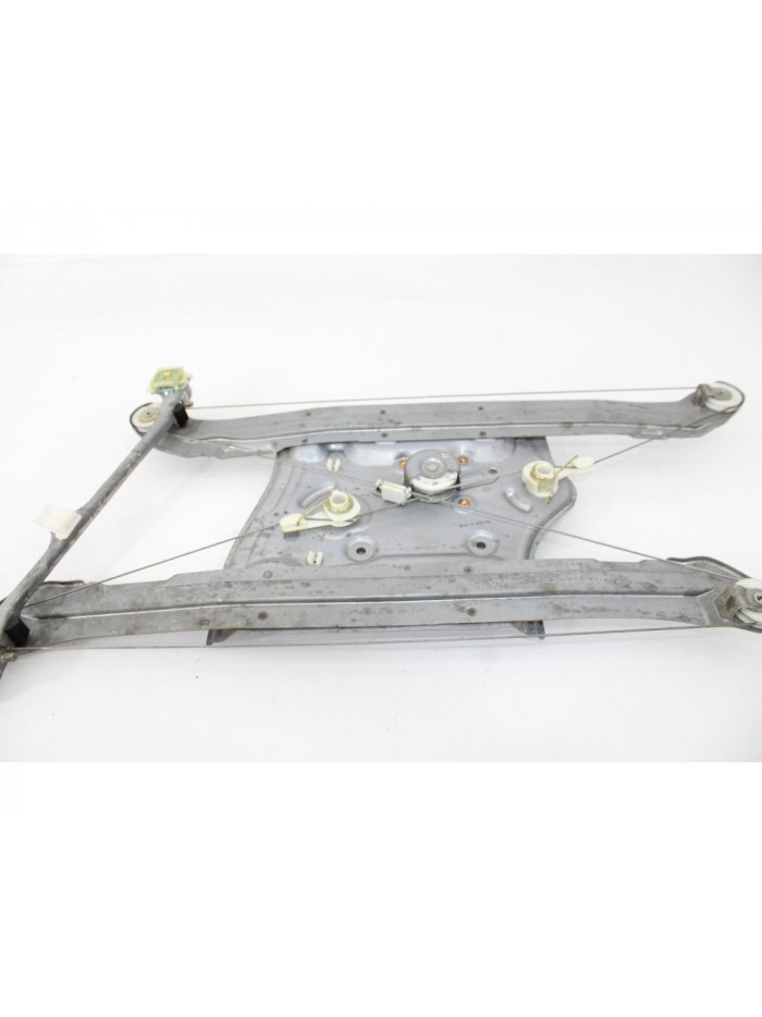 Elevalunas delantero derecho MITSUBISHI GRANDIS 2.0 DI-D Inform 2006