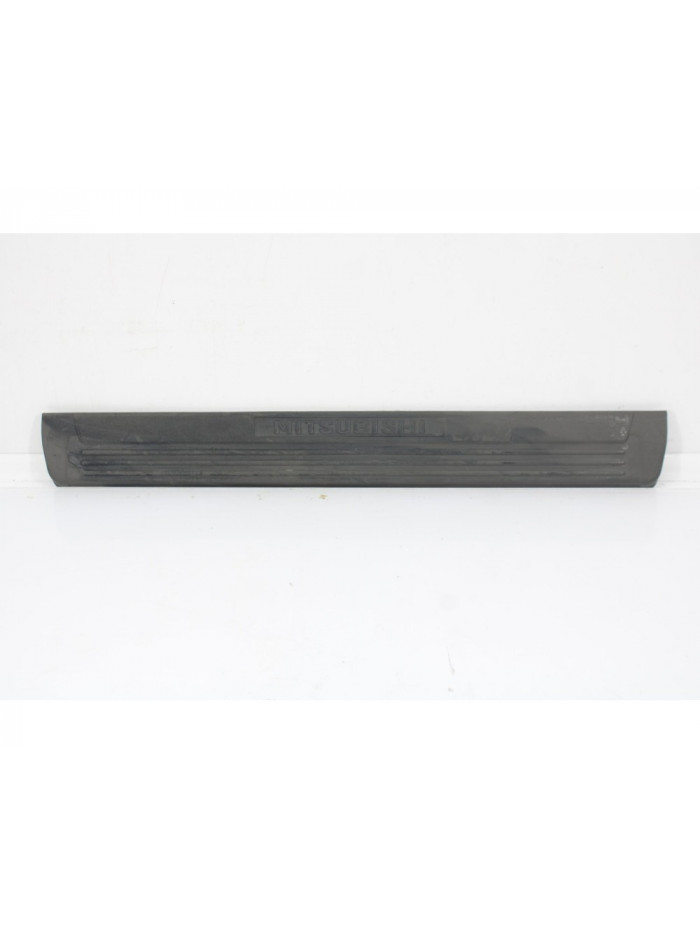 Recambio de moldura para mitsubishi montero (v60/v70) 2.5 tdi sahel (5-ptas.) referencia OEM IAM MR402145