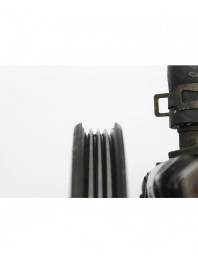 Bomba dirección MITSUBISHI L 200 2500 TD American Spirit 2005