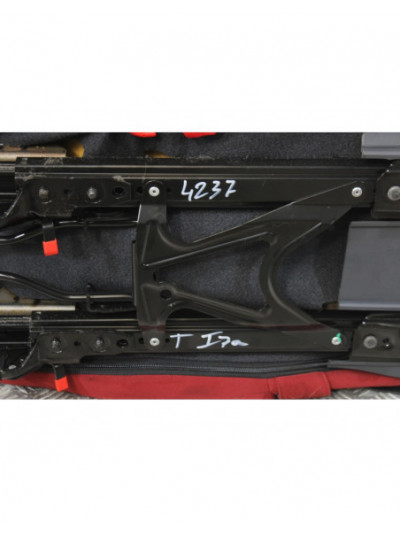 Recambio de asientos trasero izquierdo para mitsubishi colt berlina 5 (z30a) 1.3 atlantis referencia OEM IAM 4237ROJO