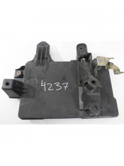 Soporte batería MITSUBISHI COLT BERLINA 5 1.3 Atlantis 95CV 70KW 2006