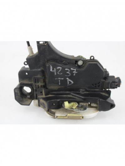 Recambio de cerradura puerta trasera derecha para mitsubishi colt berlina 5 (z30a) 1.3 atlantis referencia OEM IAM 4237TD