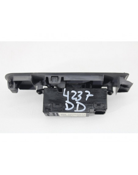 Recambio de mando elevalunas delantero derecho para mitsubishi colt berlina 5 (z30a) 1.3 atlantis referencia OEM IAM 8608A077