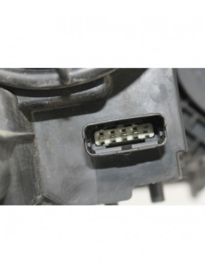 Faro izquierdo NISSAN QASHQAI I 2.0 dCi 2011