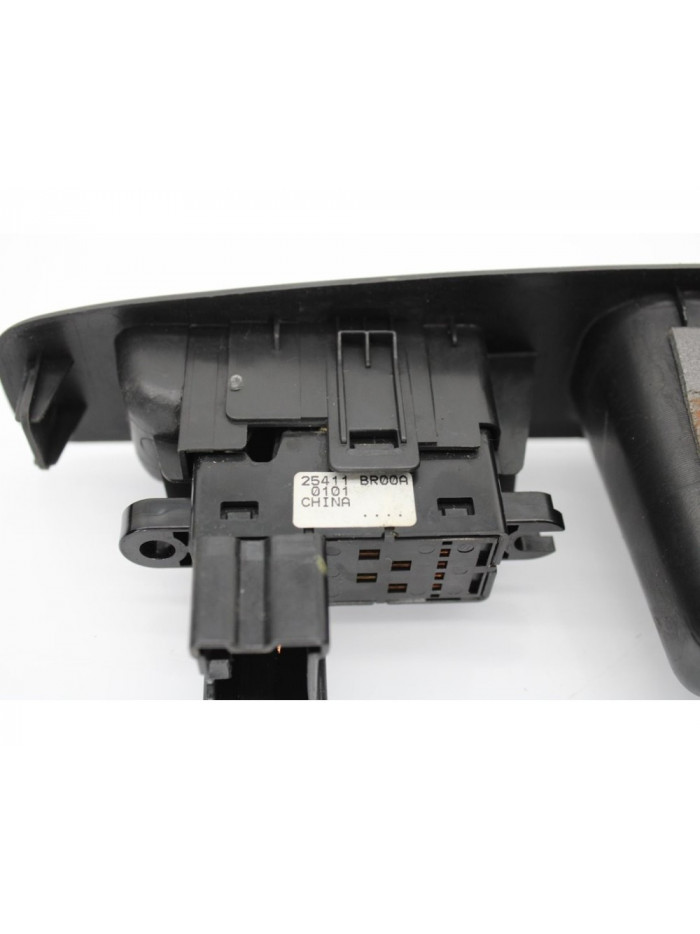 Mando elevalunas trasero derecho NISSAN QASHQAI Acenta 2011