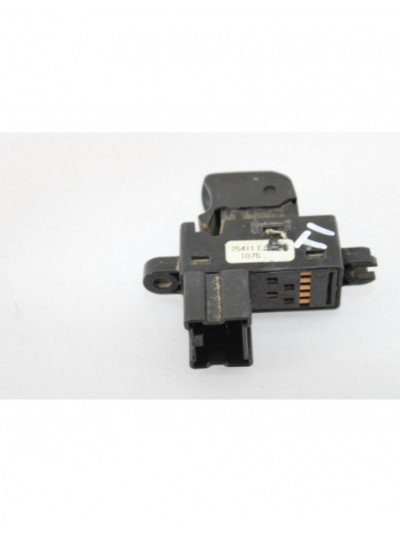 Recambio de mando elevalunas trasero izquierdo para nissan navara pick-up (d40m) doble cab se 4x2 referencia OEM IAM 25411EA003