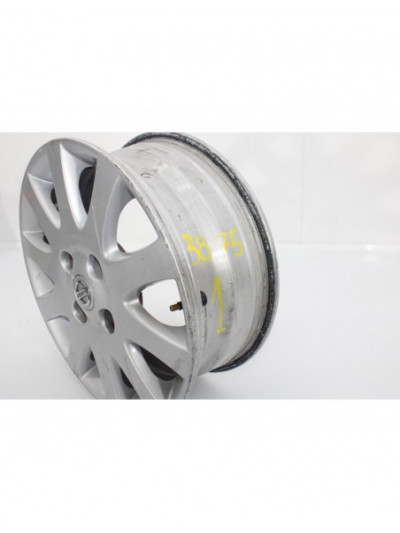 Recambio de llanta para nissan primera berlina (p11) básico referencia OEM IAM 38751