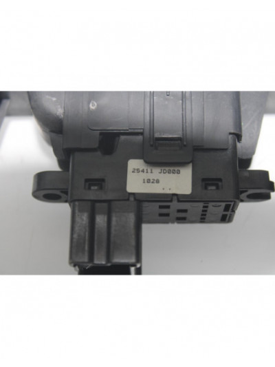 Mando elevalunas trasero derecho NISSAN QASHQAI 360 2008