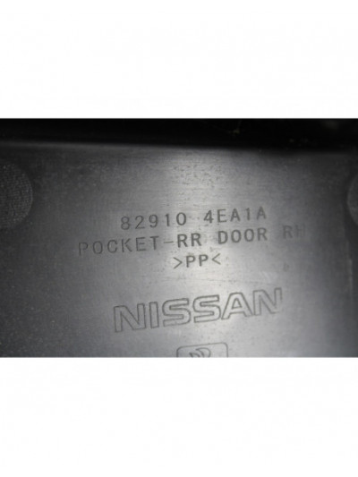 Guarnecido puerta trasera derecha NISSAN QASHQAI Acenta 2015